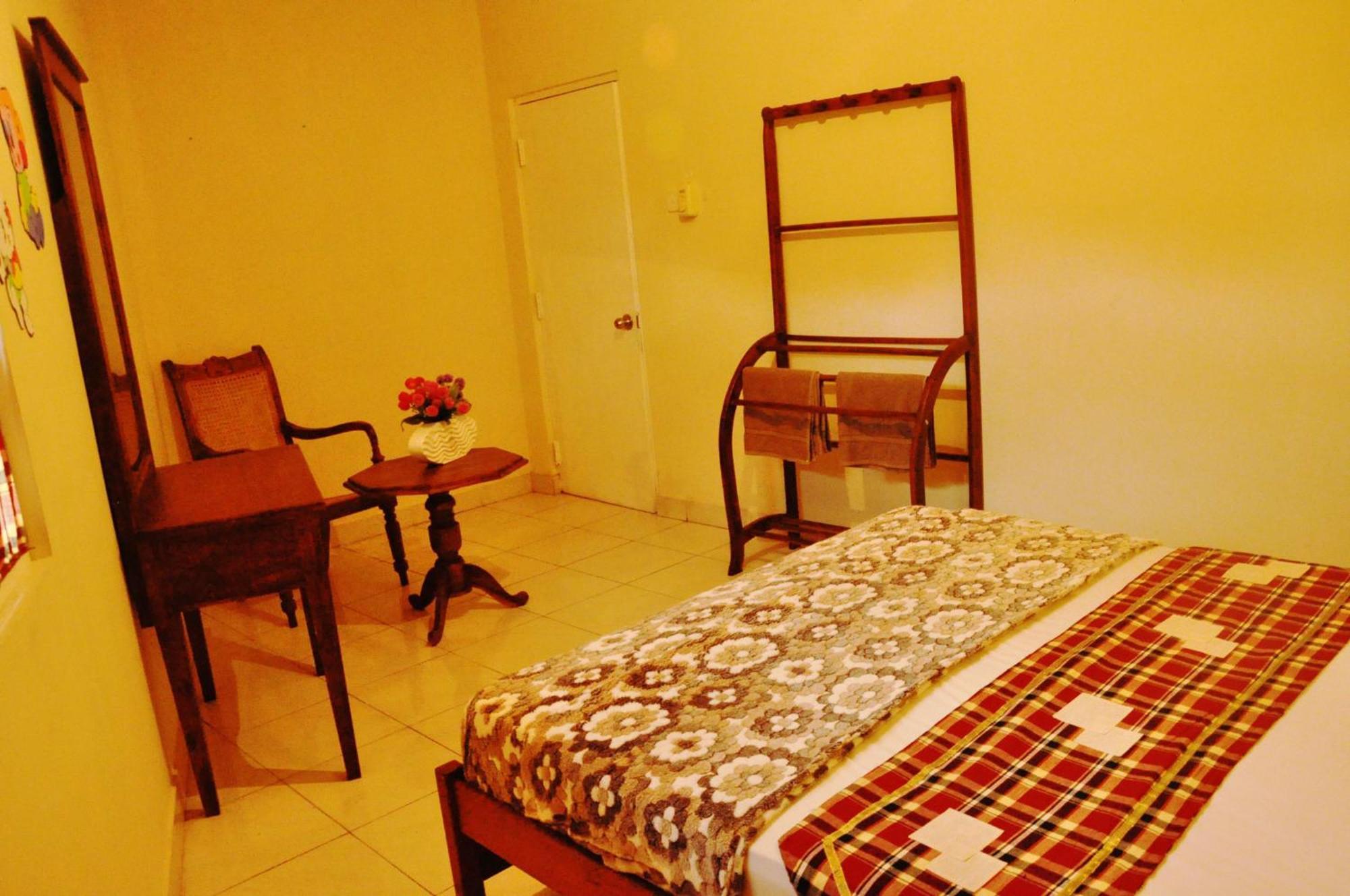 Hotel Tinaya Dambulla Quarto foto