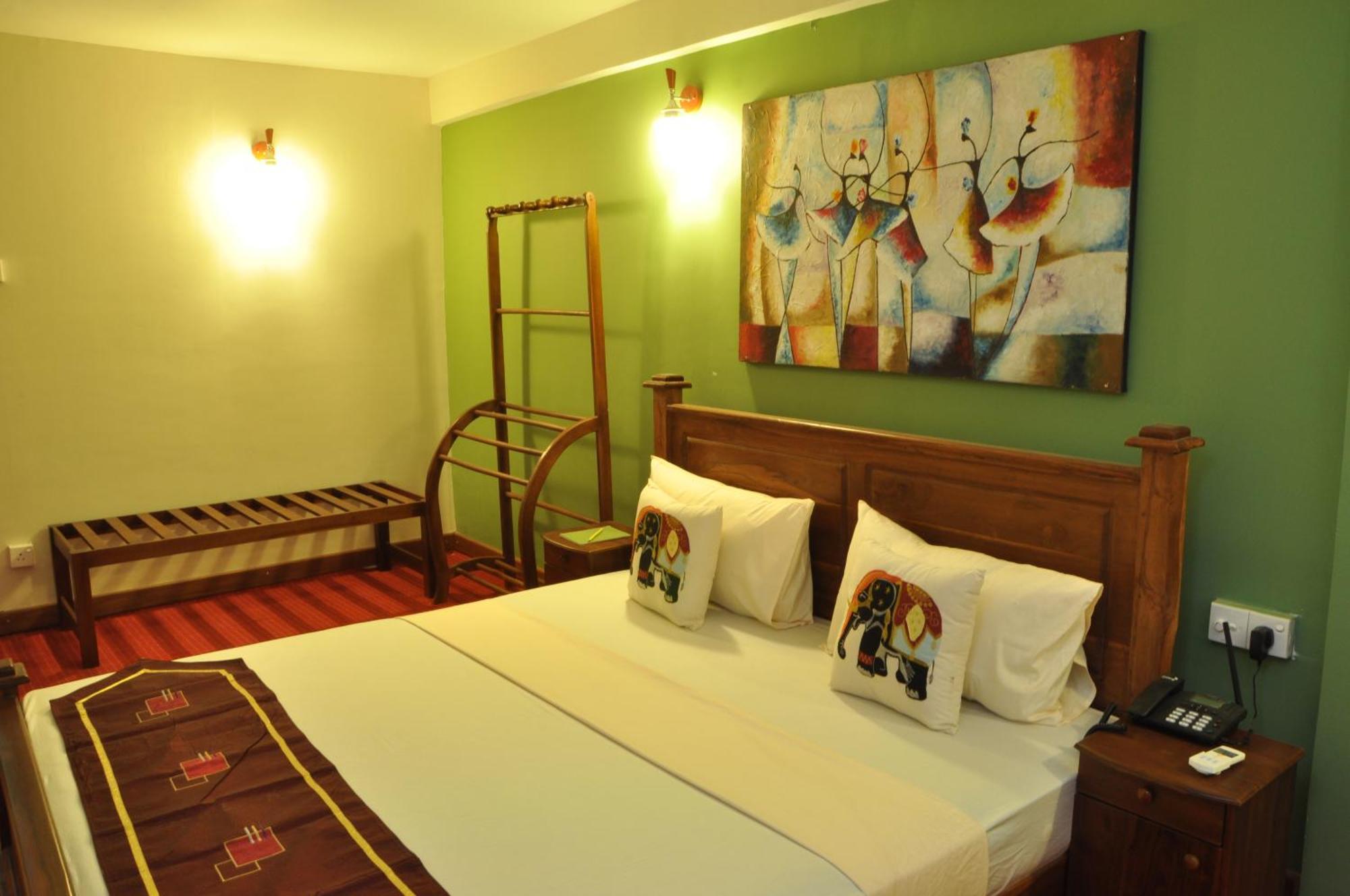 Hotel Tinaya Dambulla Quarto foto